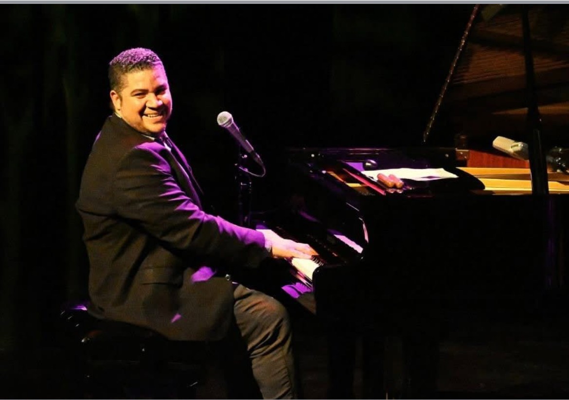Pablo Cárdenas at the piano